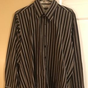 7 Diamonds men’s dress shirt.